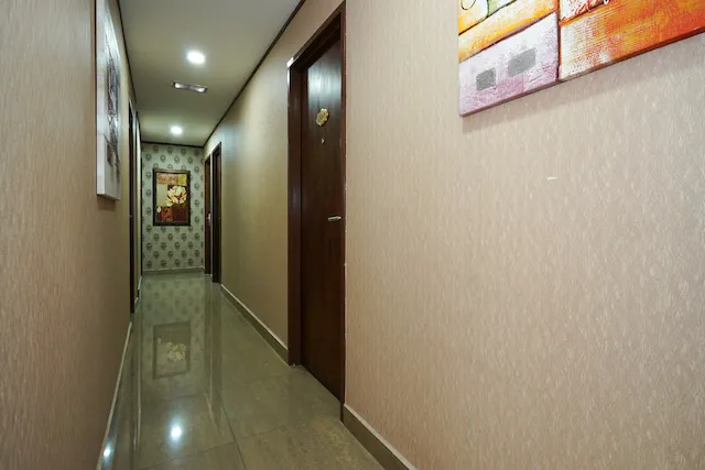 OYO 43958 Enrich Hotel Picture 10