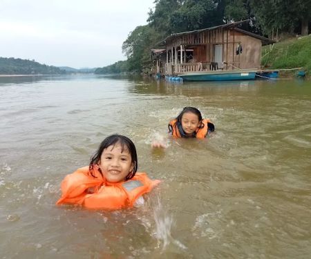 Rumah rakit maknik munoh