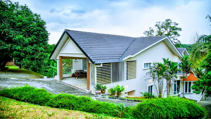La Putra Villa Garden Picture 2