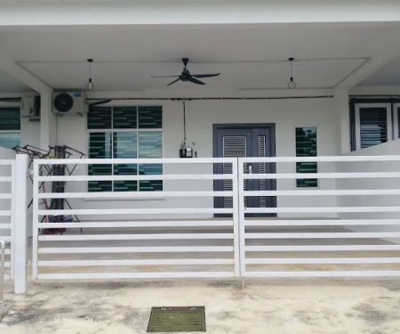 Iman Imaani Homestay, Benta
