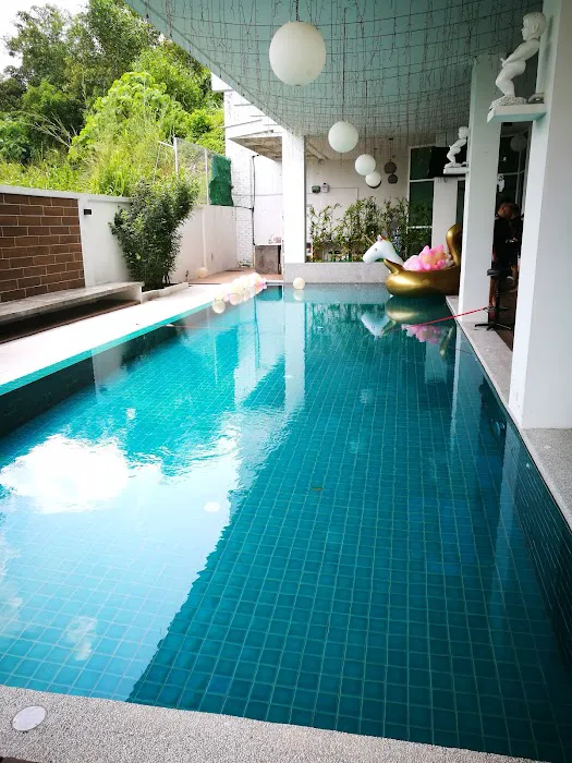 Secret Garden Event Party Pool Picture 5