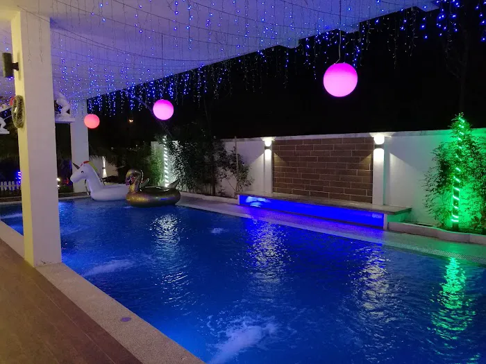 Secret Garden Event Party Pool Picture 6
