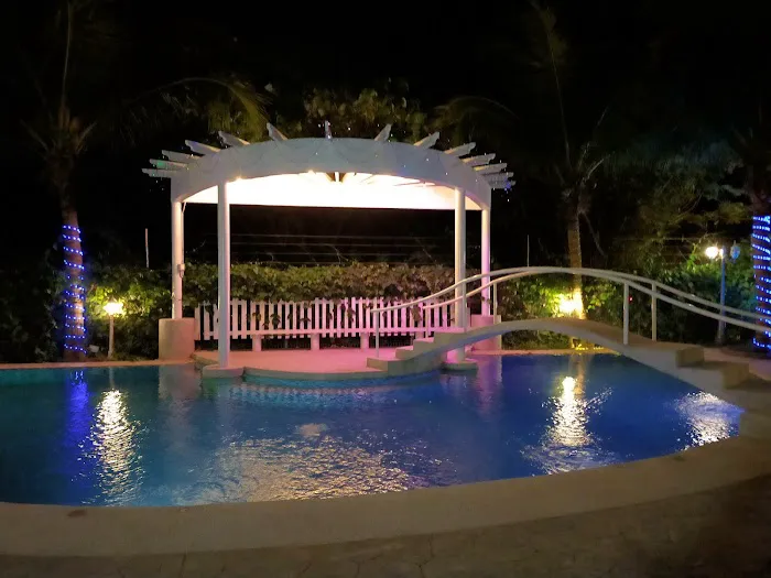 Secret Garden Event Party Pool Picture 1