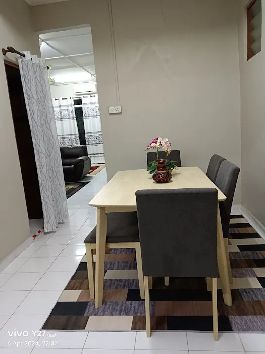 ALONG HOMESTAY BATU KIKIR Picture 3
