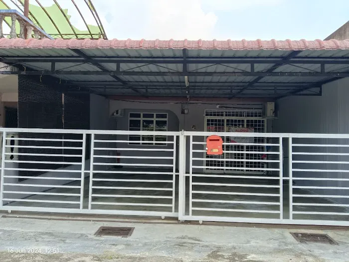 ALONG HOMESTAY BATU KIKIR Picture 9