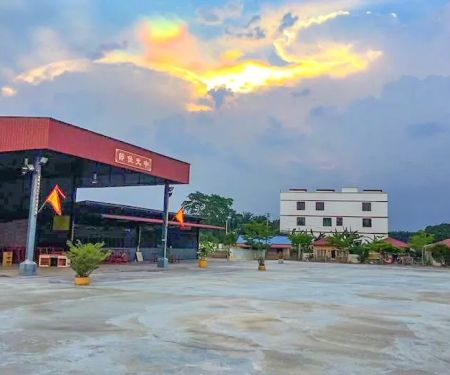 Dewan Pertubuhan Kebajikan Zhang Yuan Triang (tepi sungai triang)