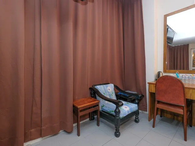OYO 89877 Sun Triang Hotel Picture 6
