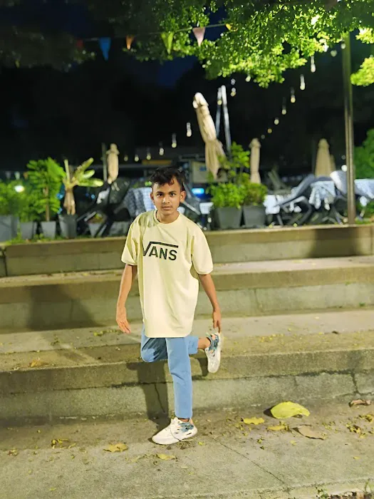 MoeMoe Picture 1