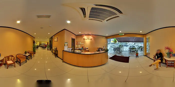 Twin Hotel Picture 1