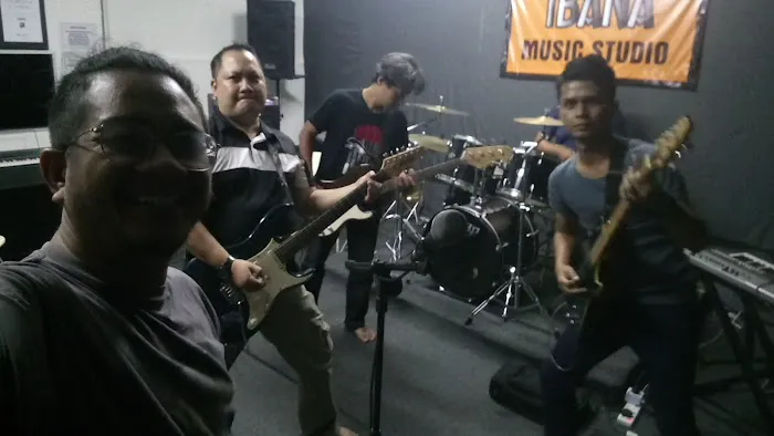 Ibana Jamming and Recording Studio Picture 6