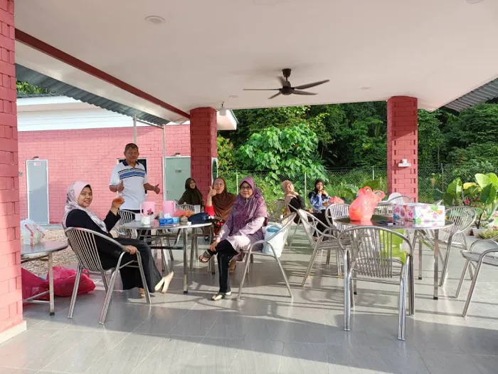 Rumah Inap D Ruyung (Homestay with Swimming Pool Raub) Picture 8