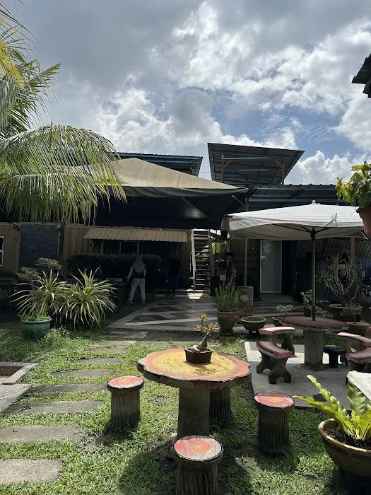 Kontena Homestay dan Kafe Dengkil Picture 3