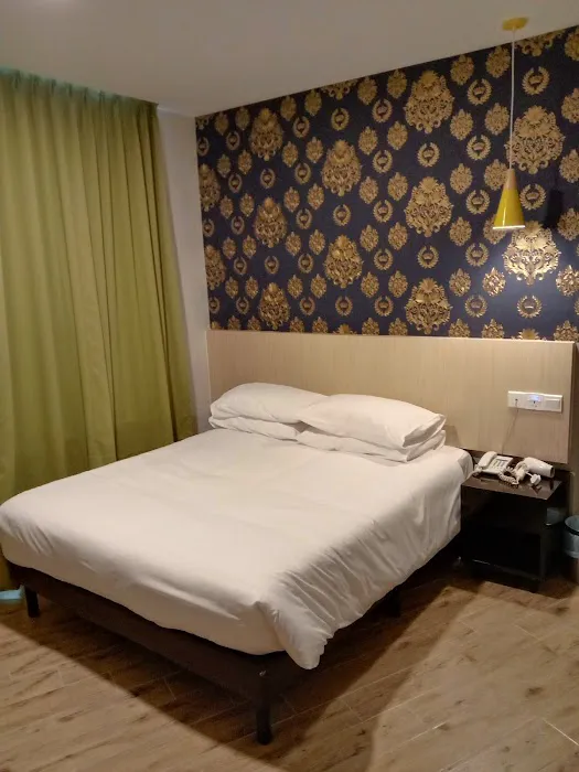 Yes Luxury Hotel Picture 2