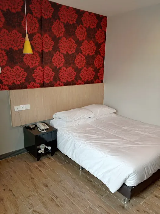 Yes Luxury Hotel Picture 4
