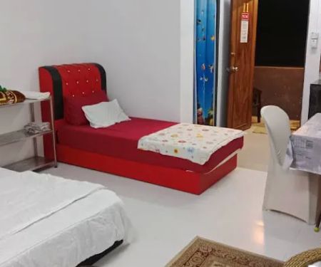 HOMESTAY KAKNA (BILIK STUDIO)