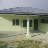 Rumah atas bukit warna hijau ico
