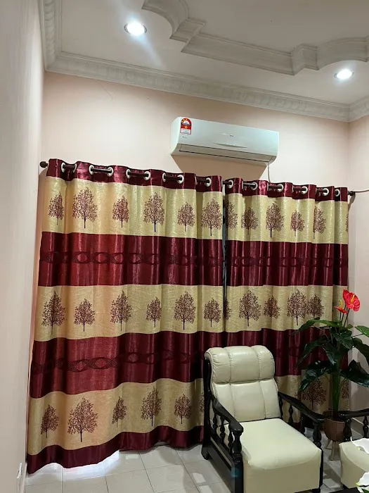 HOMESTAY IMPIAN Picture 6