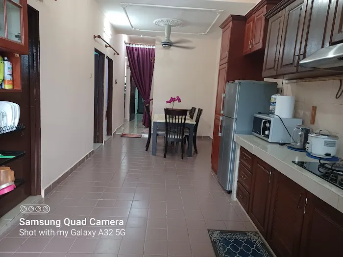 HOMESTAY IMPIAN Picture 2