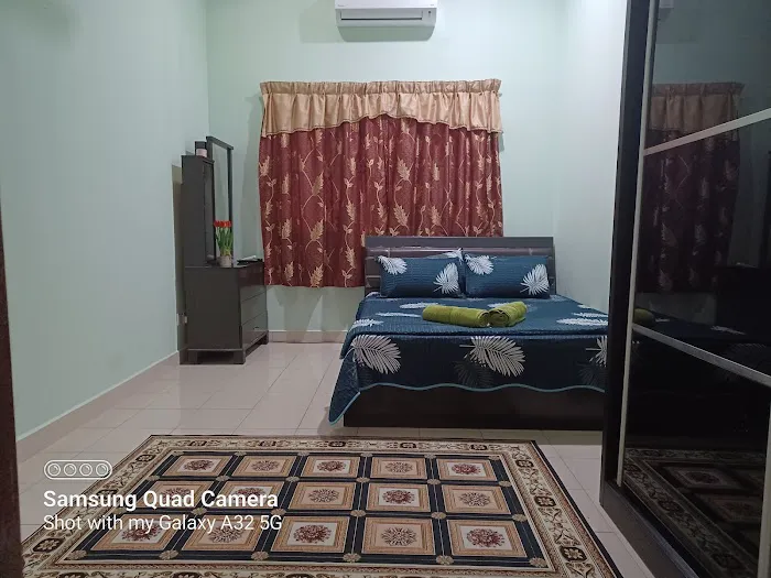 HOMESTAY IMPIAN Picture 5