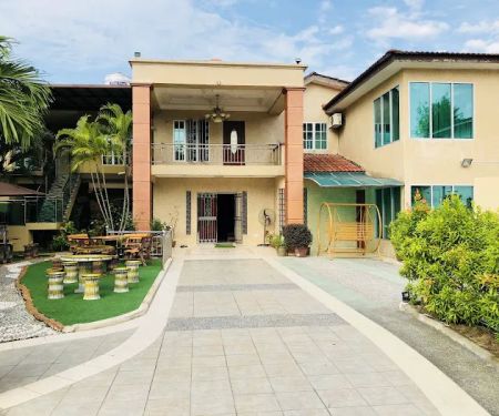 One 5 Residence Villa Homestay Puchong 38pax