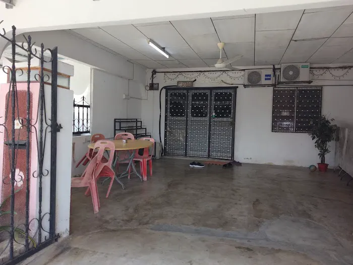 Red Homestay Picture 2