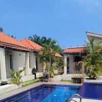 Laman Zavilla With Private Pool ico