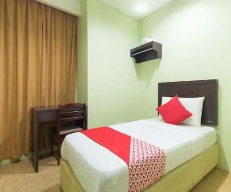 Super OYO 1102 Amani Hotel