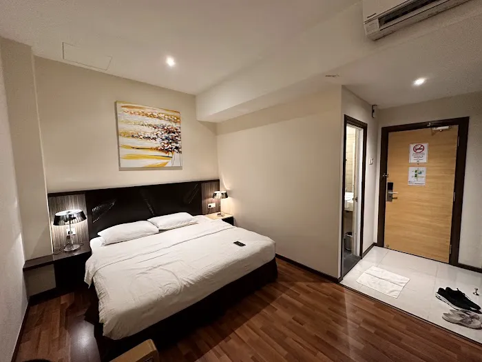 Six Seasons Hotel Picture 1