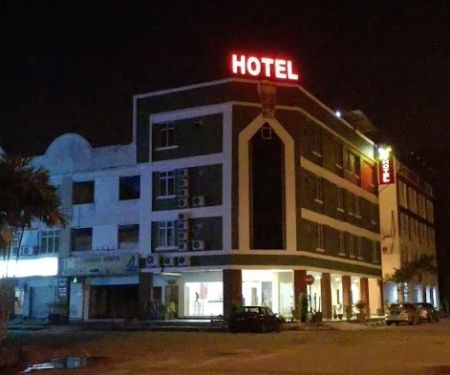The 16 Hotel