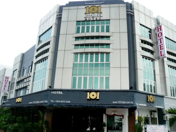 101 Lake View Hotel Picture 2