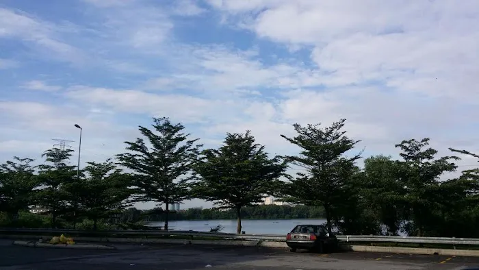 101 Lake View Hotel Picture 6