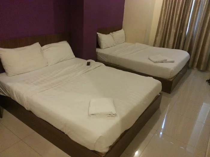 101 Lake View Hotel Picture 4