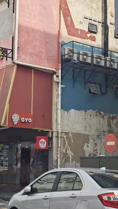 B Hotel Picture 6