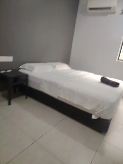 B Hotel Picture 8