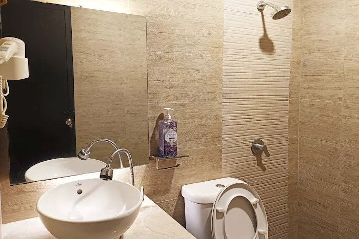 GLOW HOTEL Picture 2