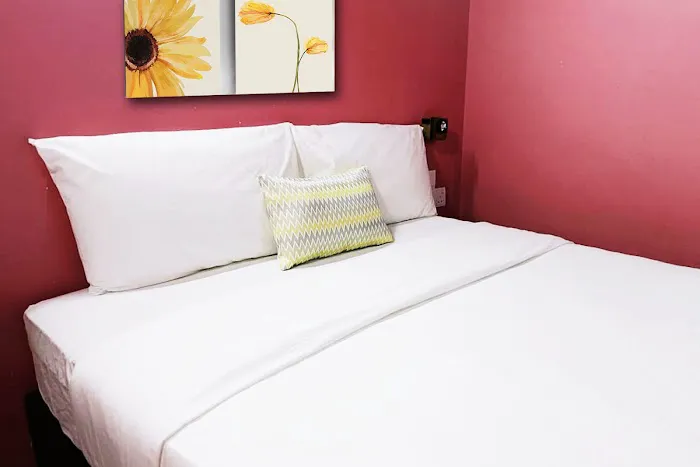 GLOW HOTEL Picture 7