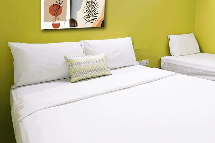 GLOW HOTEL Picture 4