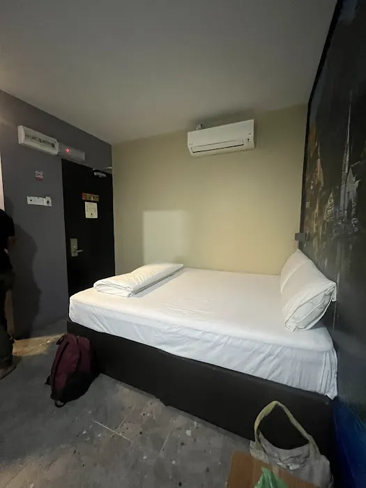 GLOW HOTEL Picture 9