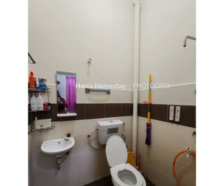 HANIS HOMESTAY