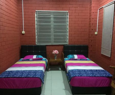 THE BRICK'S Homestay Pelangai