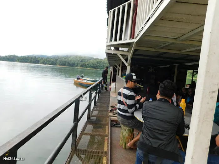 Resort Terapung Mat Shah Picture 6