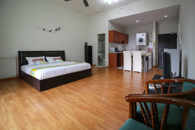 OYO Home 676 Lavish 1BR Near Quill City Mall Picture 2