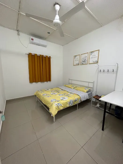 Guest House Royal Bayu (Homestay) Picture 1
