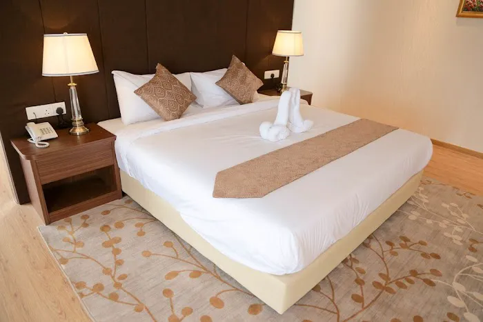 Top Holiday Hotel Picture 6