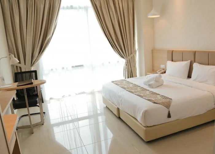 Top Holiday Hotel Picture 9