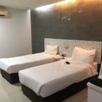 Swing & Pillows @ PJ SS2 ico