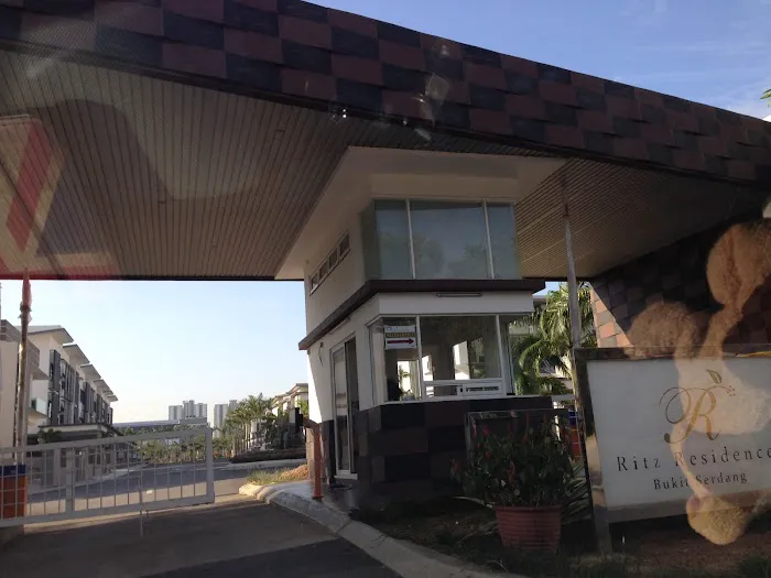 Ritz Residence Picture 5