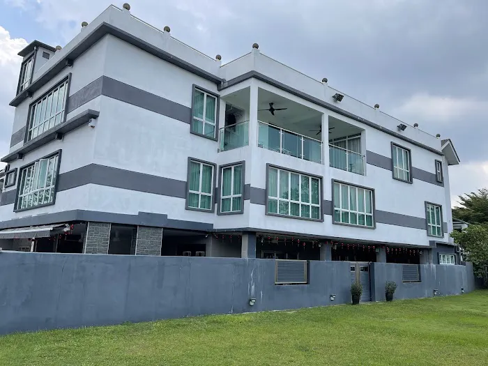 Dale Lakefields Residences Picture 2