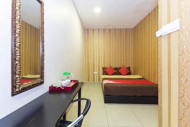 Super OYO 439 Night Queen Hotel Picture 1