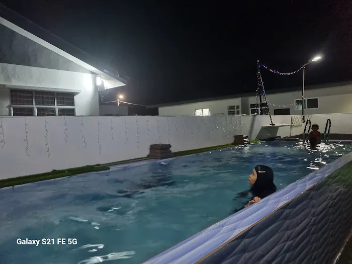 Homestay Kak Tie Abg Heri ( with pool )Muslim only Picture 1
